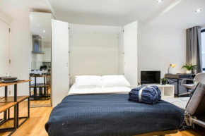Spacious Studio Apartment with private patio near Warren Street